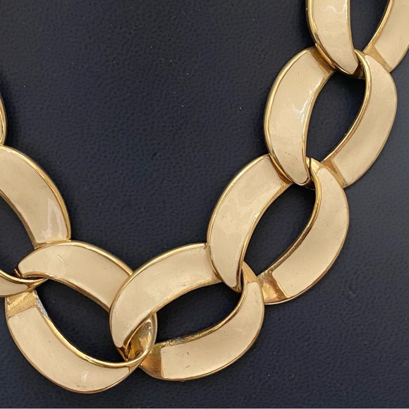 Vintage Unsigned Enameled Cream Gold-tone Chunky Chain Necklace 138g. - Picture 8 of 15